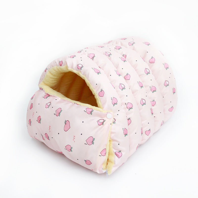 Disassemble and clean the closed cat bed