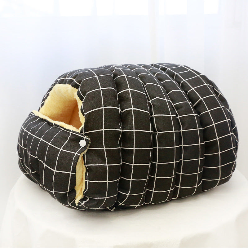 Disassemble and clean the closed cat bed