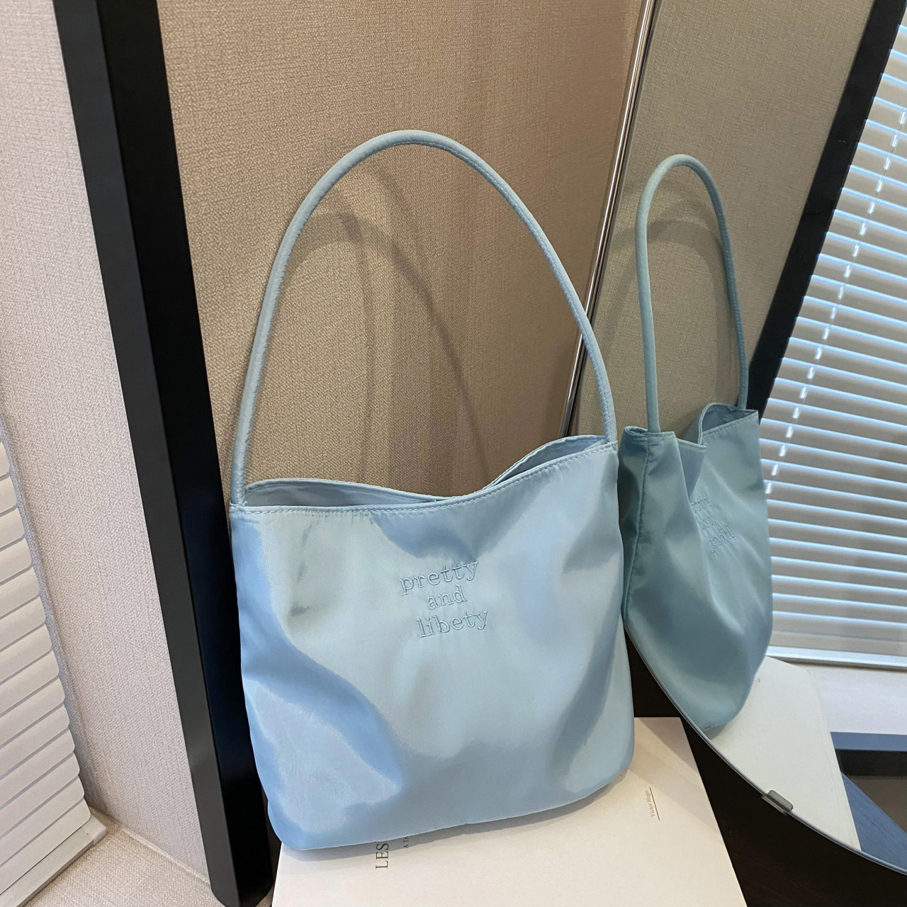 Embroidered letter fashionable handbag
