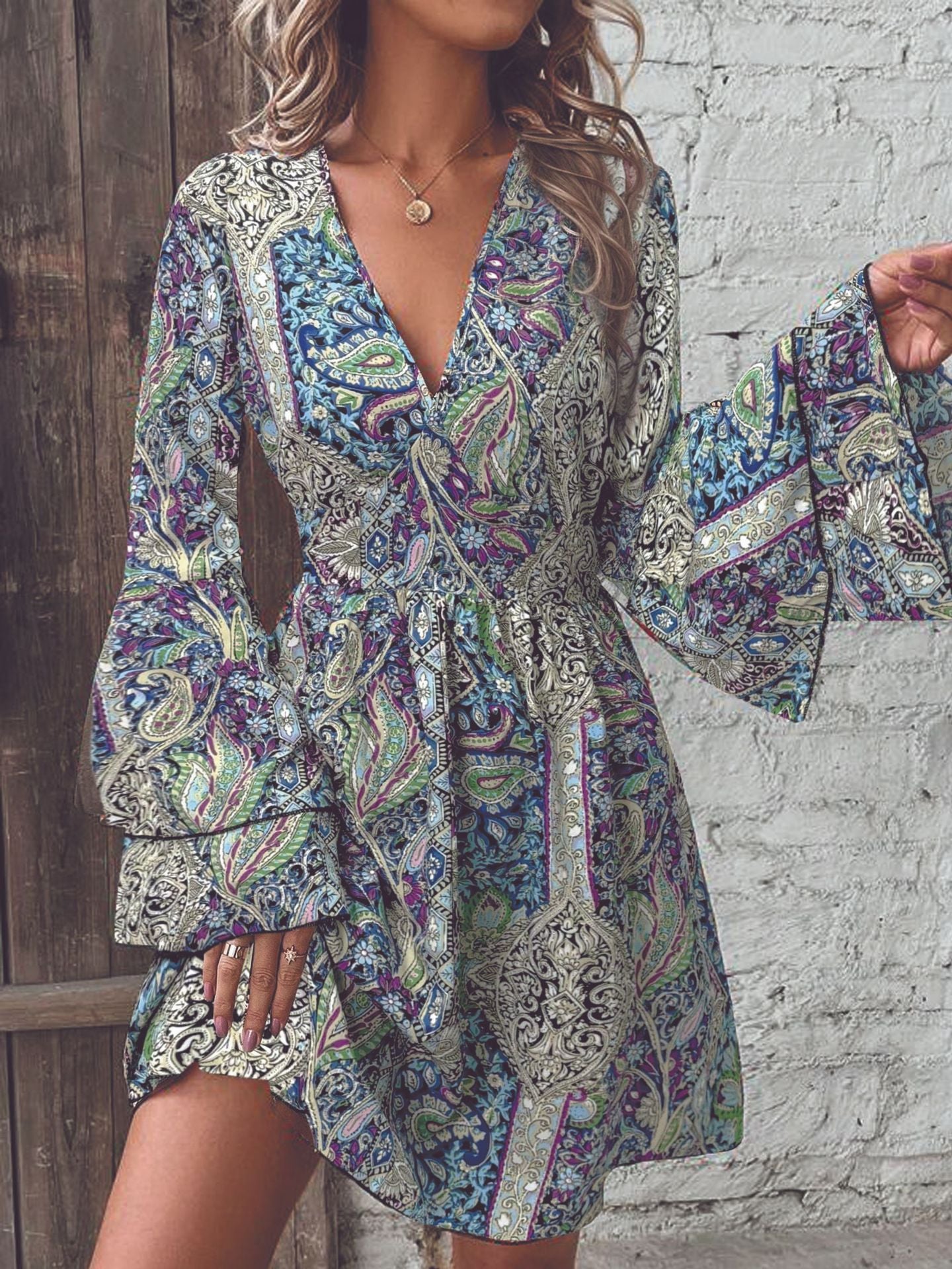 Elegant Women's Paisley Printed V-neck Dress