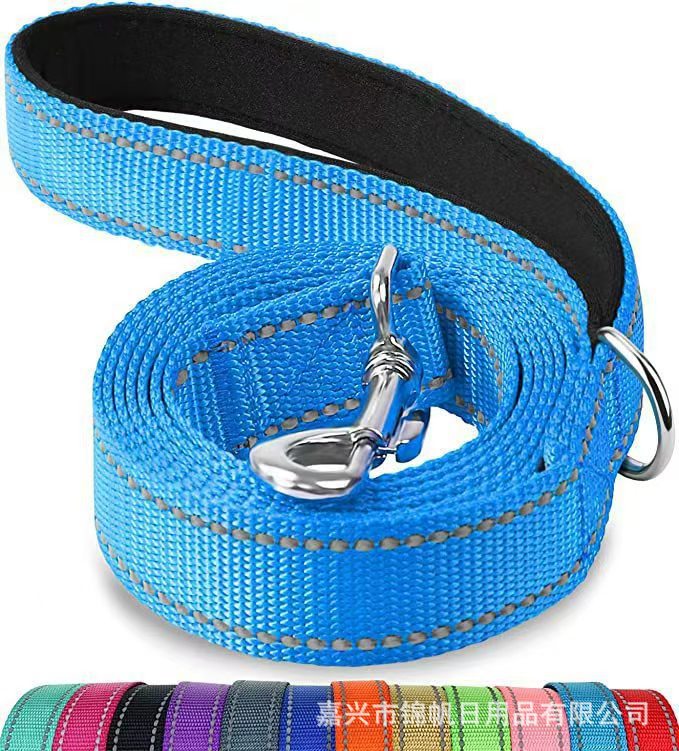 Pet traction rope medium dog explosion-proof flush direct reflective dog hand guard training rope traction belt