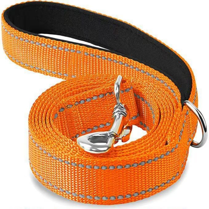 Pet traction rope medium dog explosion-proof flush direct reflective dog hand guard training rope traction belt
